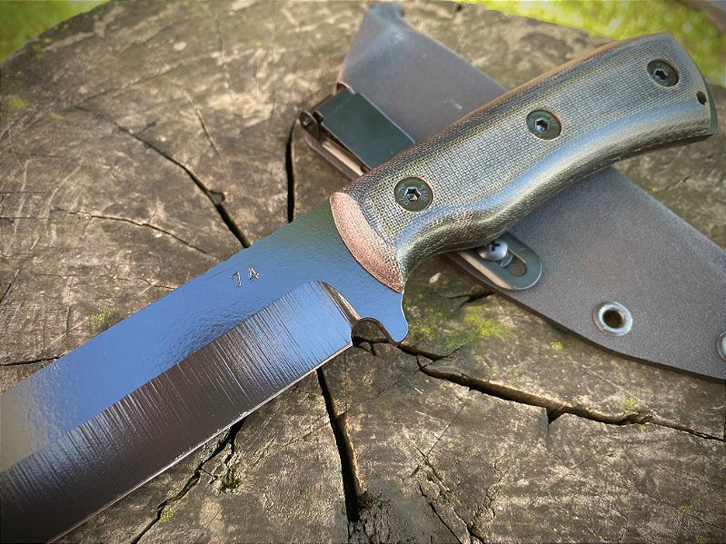 Faca de Sobrevivência Modelo Jungle Cabo Liso Bainha em Kydex