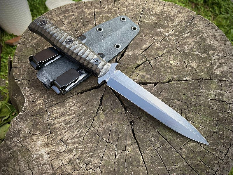 Adaga modelo Stinger